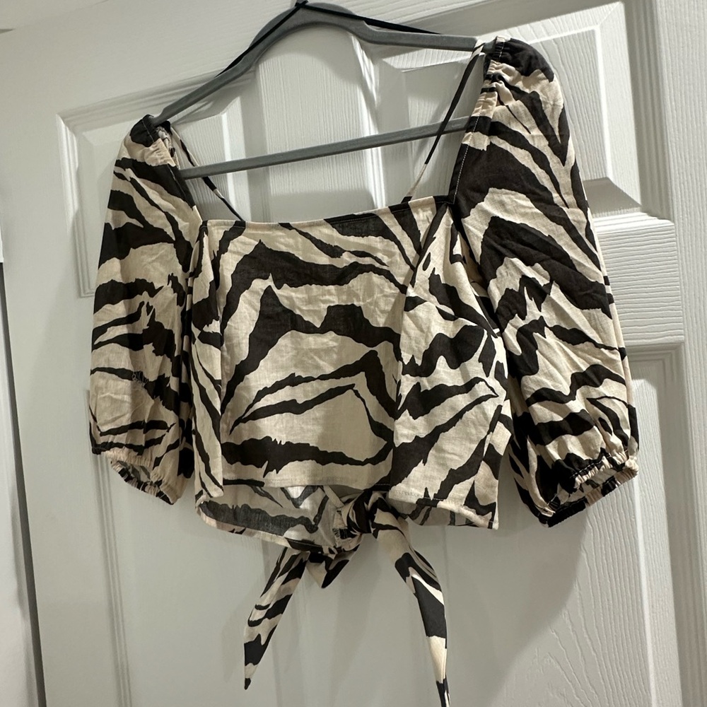 HALARA Zebra Print Tie-Front Blouse